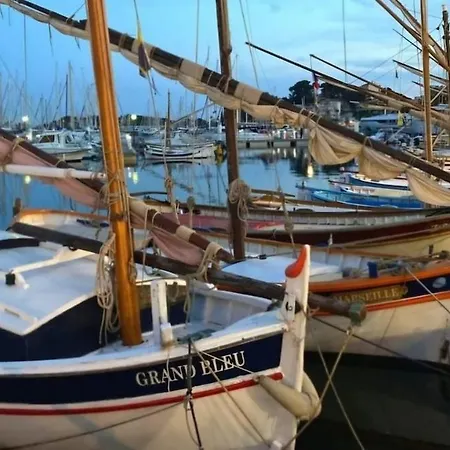 Joli 2 Pas Du Port, Clim Et Au Calme * Bandol