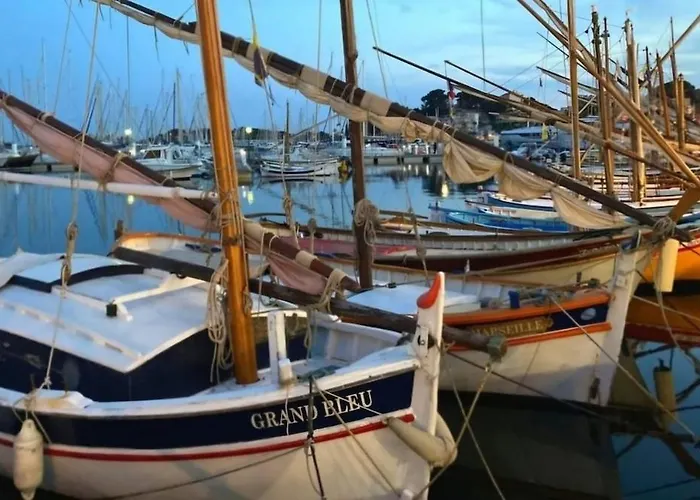 Joli 2 Pas Du Port, Clim Et Au Calme * Bandol